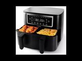 un gros plan d'une friteuse à air chaud contenant des aliments
