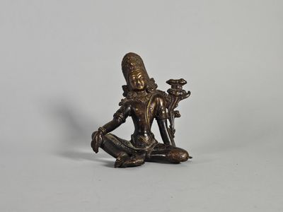 Bouddha en bronze patiné. Asie.