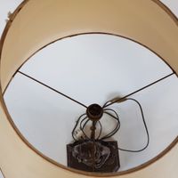 Lampe en régule patiné à décor de paysanne au panier - H. (photo 4)