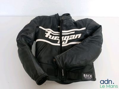 Lot à retirer à Décines-Charpieu (69150) du lundi au vendred…