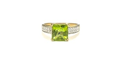 a peridot and diamond ring