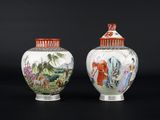 paire de vases chinois ornés de scènes peintes sur fond noir