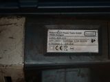 a sign on the side of a machine that says robert bench power tool gold