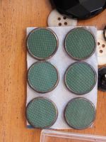 Lot de boutons majoritairement en jais (photo 2)