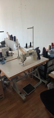 an image of a sewing machine in a room