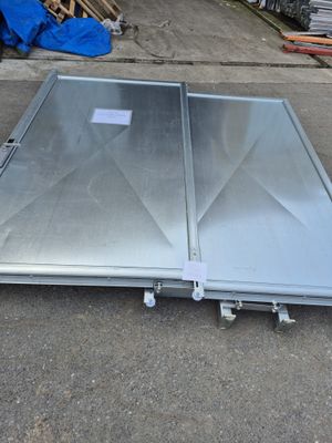 Porte métallique industrille de 240cm x 240cm , poignée de p…