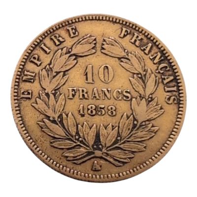 gros plan d'une pièce de monnaie sur fond blanc