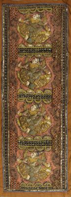 Petite tenture brodée à décor brodé en relief de quatre dans…