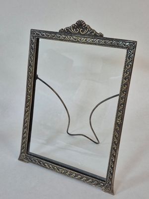 Cadre photo en bronze argenté décor rinceaux et palmette