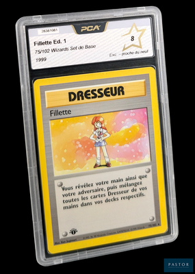 la carte est bordée d'une bande jaune dans sa partie inférieure