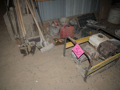 a pile of tools that are sitting on the ground