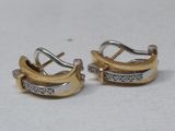 paire de boucles d'oreilles bicolores en or et argent, serties de diamants