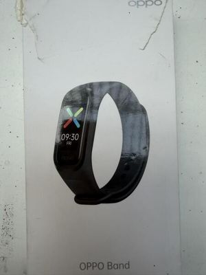 Bracelet connecté OPPO Band, écran couleur tactile, présenté…