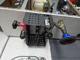 l'image d'une machine posée sur une table