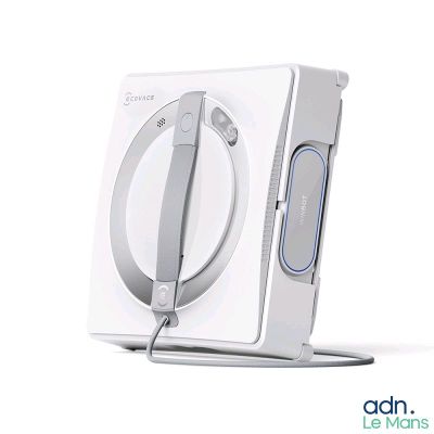 une photo d'une console Wii posée sur un support