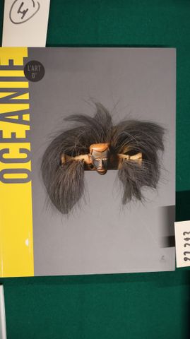 L’Art d’OCEANIE: Edition Place des Victoires, 2010, in-4, cartonn...