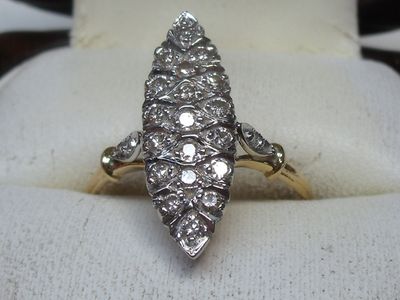 Bague « marquise » ancienne en or de 2 tons 18K, sertie de d…