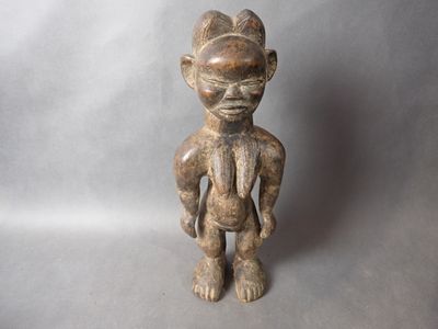 Nigeria sculpture féminine YORUBA en bois , H 37 cm