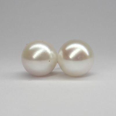 Paire de BOUTONS d'oreilles en or ornée de perles, poinçon a… - Photo 1