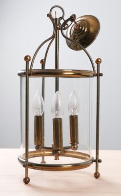 Lanterne de vestibule en laiton.