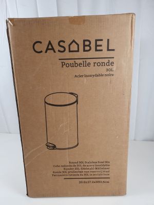 la boîte est ouverte pour permettre de voir l'intérieur du récipient