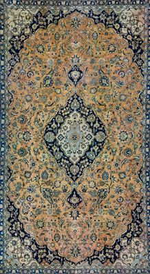 un tapis persan ancien aux motifs bleus et orange