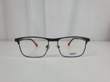 une paire de lunettes posée sur une table blanche