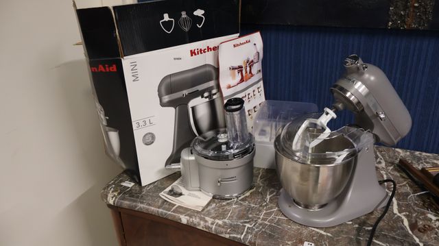KITCHENAID Mini – Robot multifonction avec accessoires. Non testé...