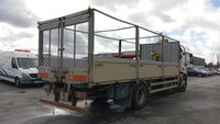 CAMION PLATEAU GRUE CAGE DAF 4X2 FA LF55 équipé GRUE HYVA HB… (photo 5)
