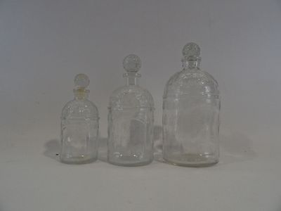 GUERLAIN, lot de 3 flacons de parfums en verre "aux abeilles…