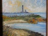 une peinture à l'huile représentant un phare situé sur une petite île au milieu de l'océan