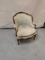 Bergère en bois naturel dossier de forme gondole, à décor sc… (photo 2)