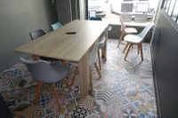 SUR DESIGNATION : Une table bois rectangulaire, une table ro…