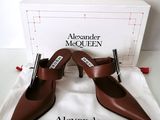 Mules Alexander McQueen en cuir marron à bout pointu