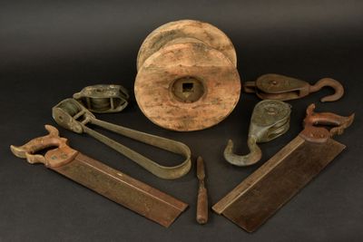 an image of a group of tools sitting on top of a table