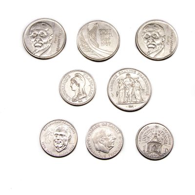 Lot de 7 pièces commémoratives de 5 Francs 1989 On joint 1 F…