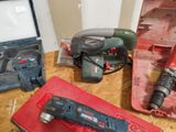 many tools that are sitting on the floor in the room