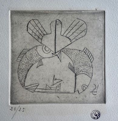 dessin représentant un poisson et un bateau sur un mur, avec une horloge en arrière-plan
