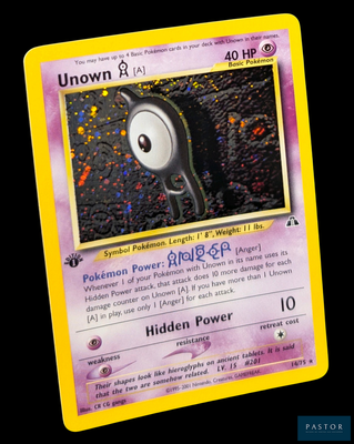 gros plan d'une carte pokemon sur fond noir