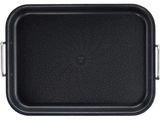 un plateau de service rectangulaire noir muni de poignées, sur fond blanc
