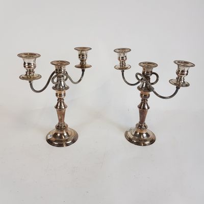 paire de candélabres anciens plaqués argent avec bougeoirs