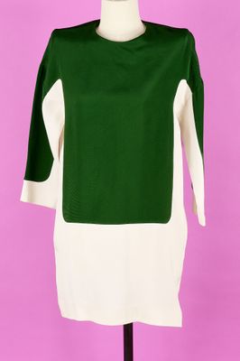 une robe verte et blanche sur un mannequin, mannequin, mannequin, mannequin, mannequin, mannequin, mannequin, mannequin, mannequin, mannequin, mannequin, mannequin, mannequin, mannequin, mannequin, mannequin, mannequin, mannequin, mannequin, mannequin, mannequin, mannequin, mannequin, mannequin, mannequin, mannequin, mannequin, mannequin, mannequin, mannequin, mannequin, mannequin, mannequin, mannequin, mannequin, mannequin, mannequin, mannequin, mannequin, mannequin, mannequin, mannequin, mannequin, mannequin, manne