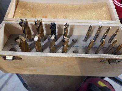 Coffret de fraises pour alu. Frais judiciaires : 14,280% TTC…