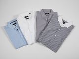 un lot de chemises pour hommes sur fond blanc