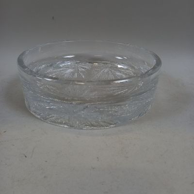 DAUM. Modèle Cratère PLAT rond en cristal. Diam. 24 cm - H. …