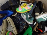 1/2 Palette de 60 paires de chaussures d'occasion, certaines… (photo 2)