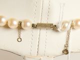 pearl and gold necklace on a mannequin mannequin mannequin mannequin mannequin mannequin mannequin mannequin manne
