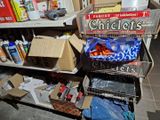 un caddie rempli de produits dans un magasin