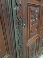 Armoire de Sumène en bois sculpté, les deux panneaux et le f… (photo 6)