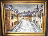 une peinture à l'huile représentant une rue enneigée dans une vieille ville européenne